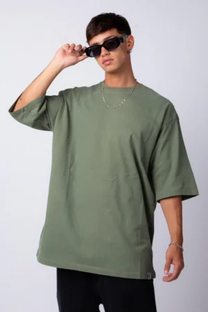 REMERA OVER CARL MILITAR
