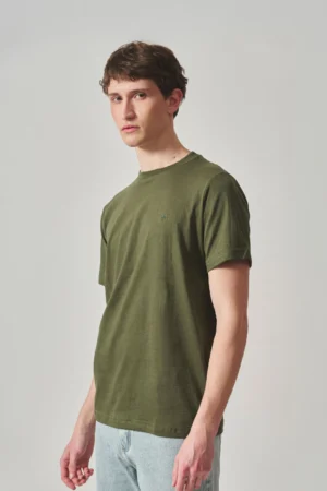 REMERA LEVITT BORDADA MILITAR