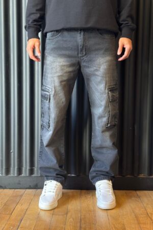 JEANS CARGO NEGRO GASTADO
