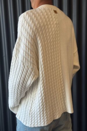Alternative view of SWEATER VARN CRUDO