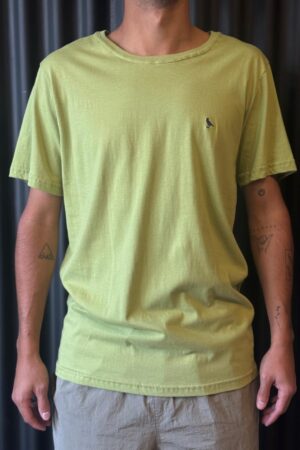 REMERA LEVITT BORDADA PALTA