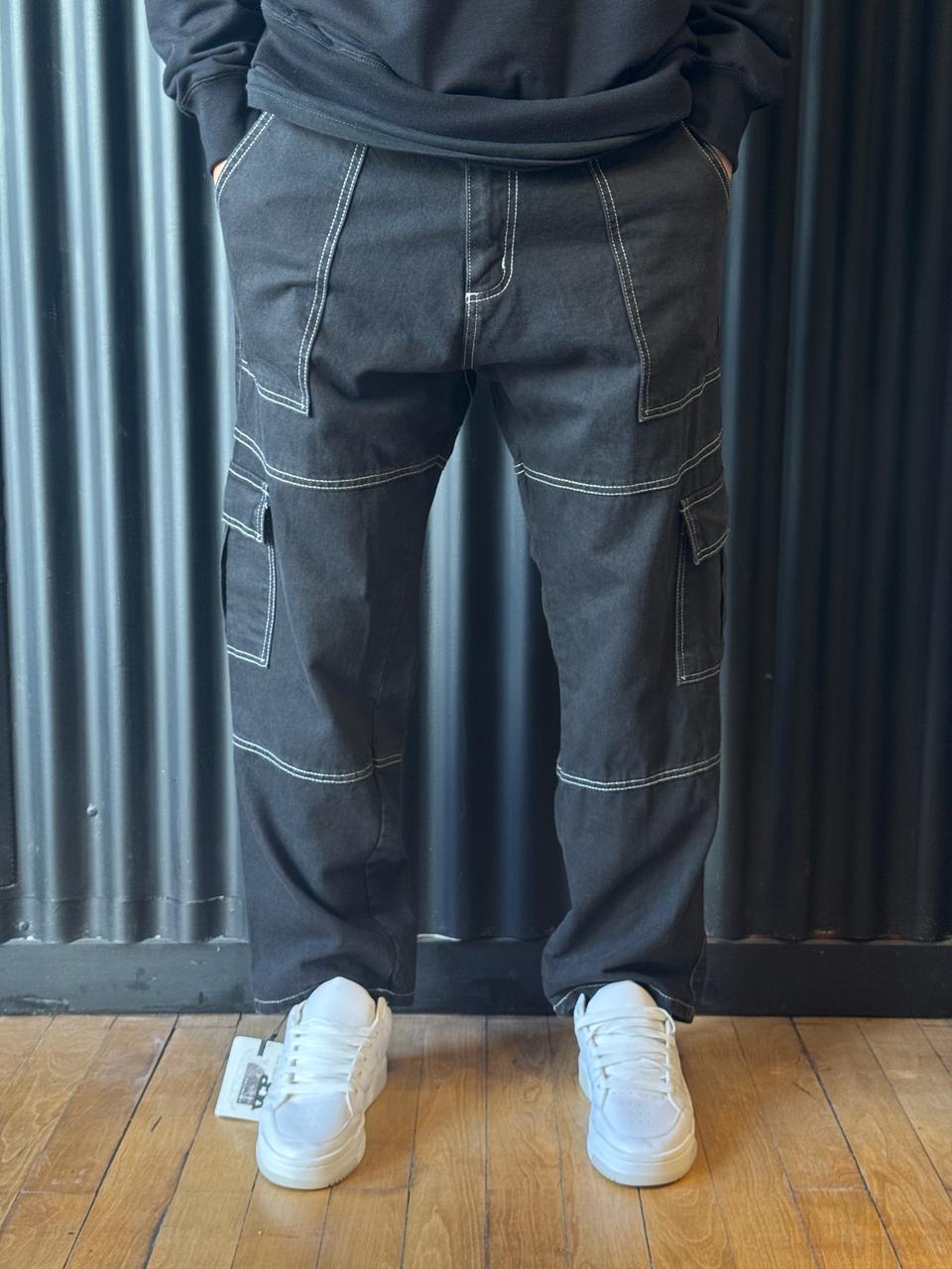 JEANS CARGO NEGRO COSTURA