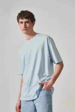 REMERA ECOS CELESTE