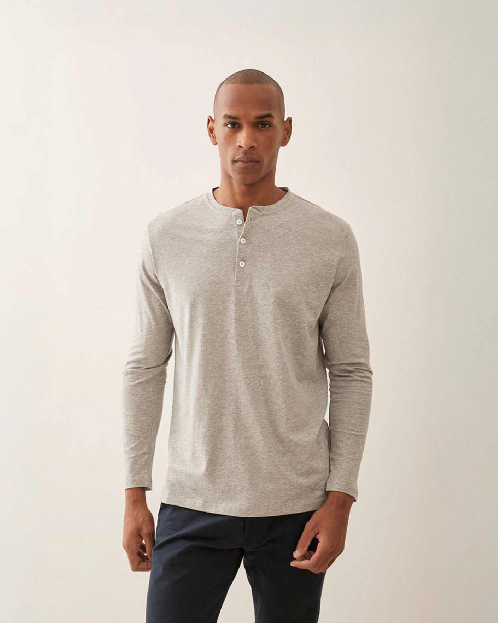 REMERA LONG HANLEY GRIS